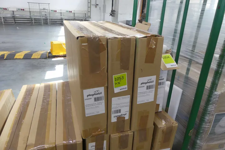 3x 32 POS-Media Displays